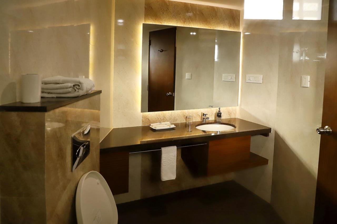 Patria Suites Rajkot Exterior foto